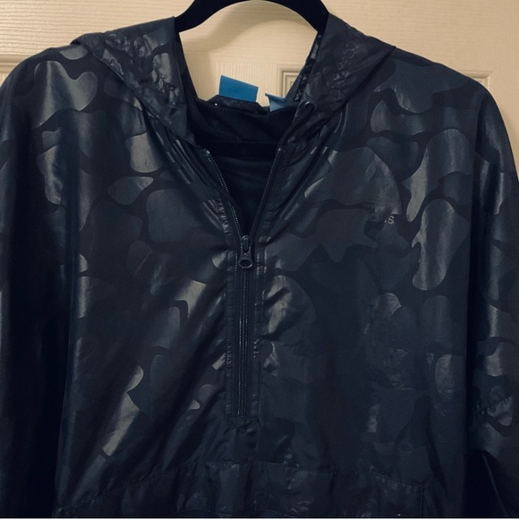 Adidas Originals Seoul Winter
Embossed Windbreaker Women's size medium - Picture 3 of 9